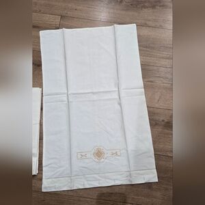 Elegant Vintage White Embroidered Pillow Cases With Buttons  Set Of 4